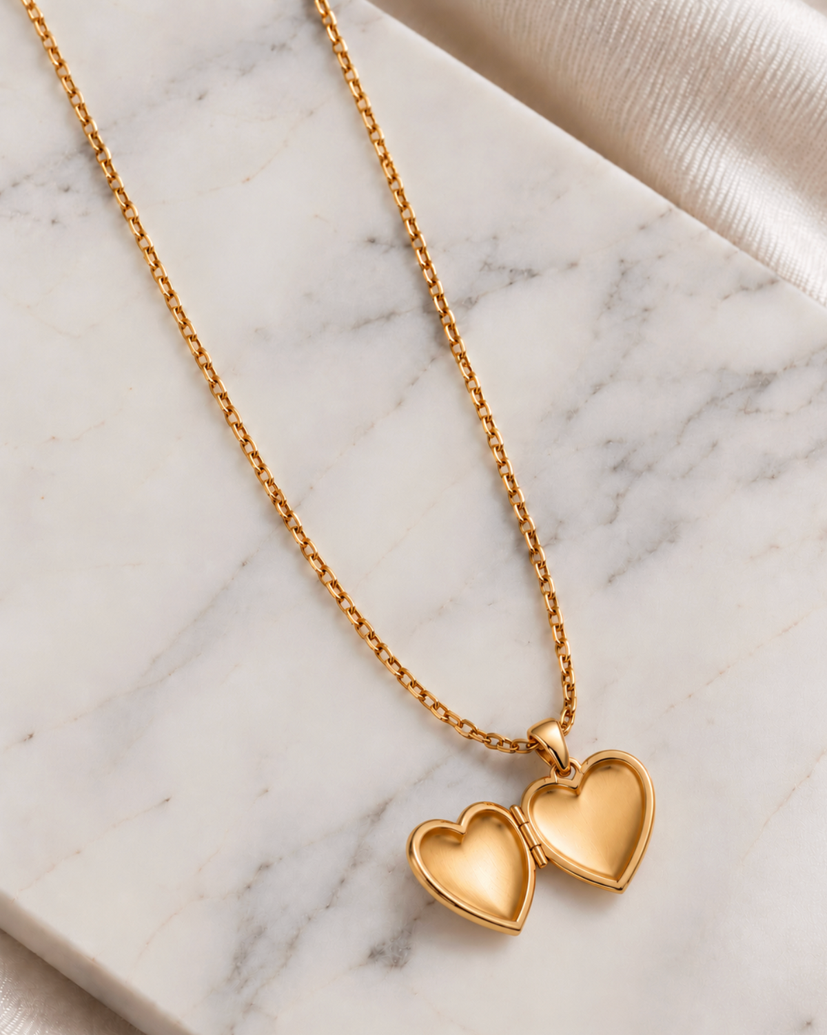 Amore Heart Necklace - Gold