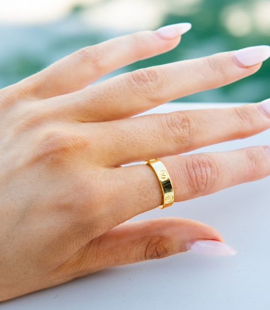 Velora Ring - Gold.