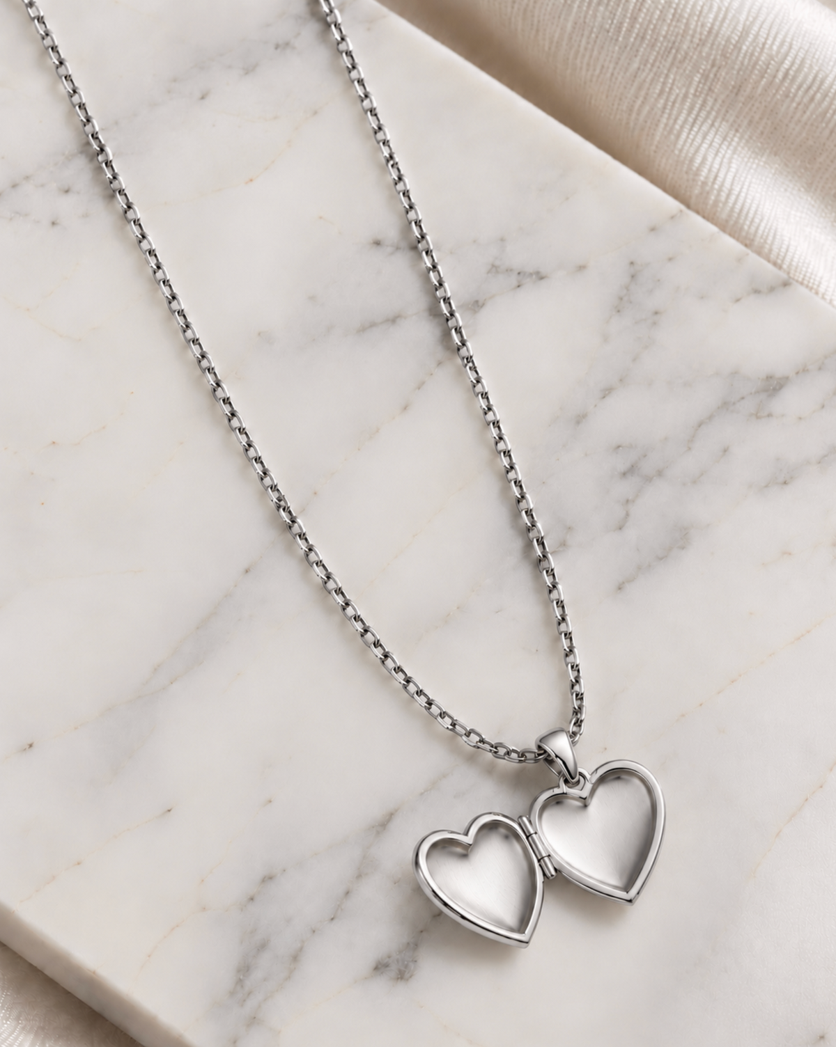 Amore Heart Necklace - Silver